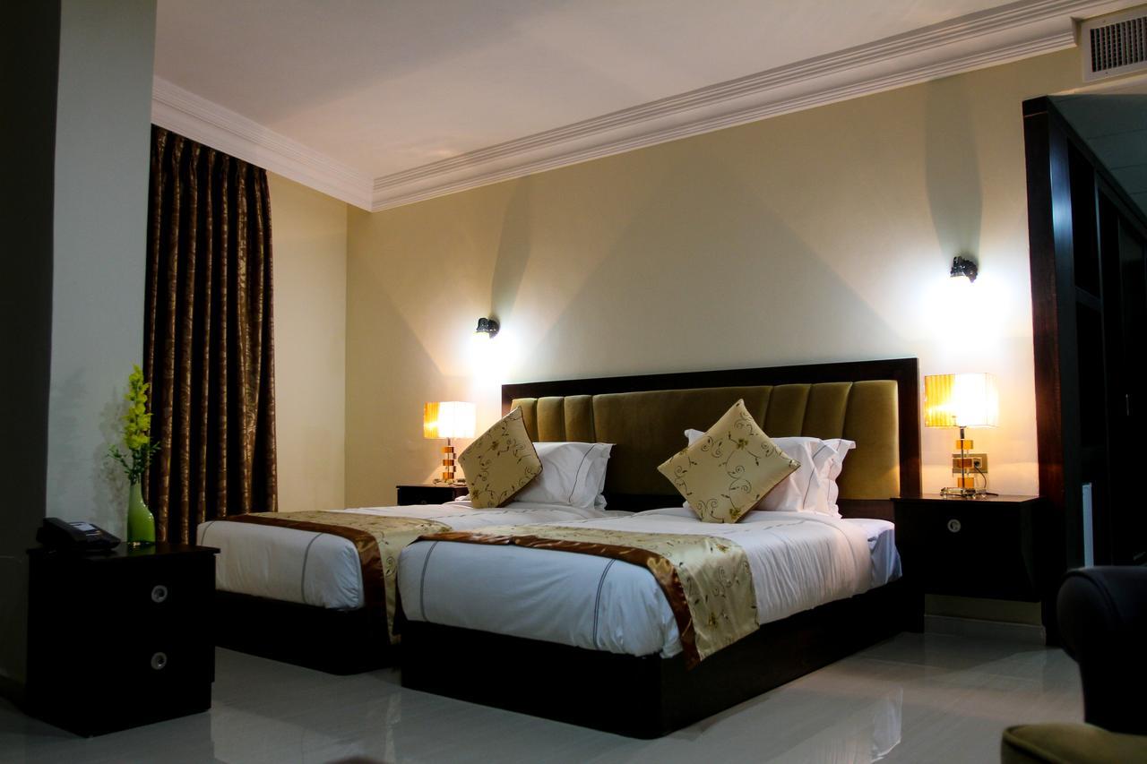 Queen Plaza Hotel Hebron Eksteriør billede