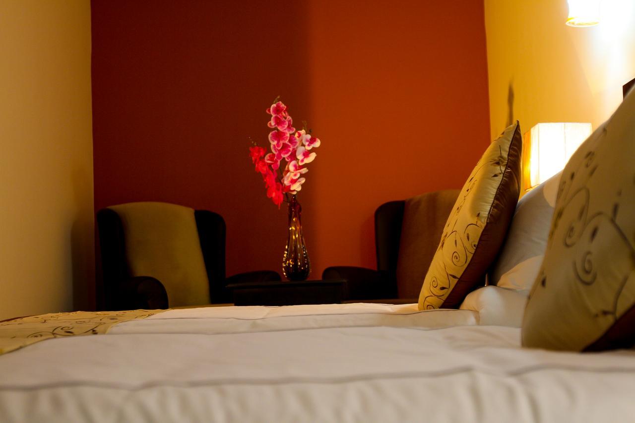 Queen Plaza Hotel Hebron Eksteriør billede
